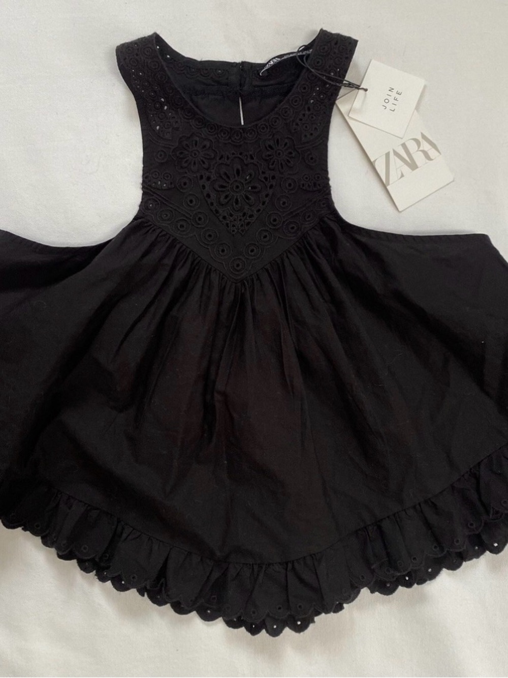 Zara Black Embroidered Sleeveless Eyelet top